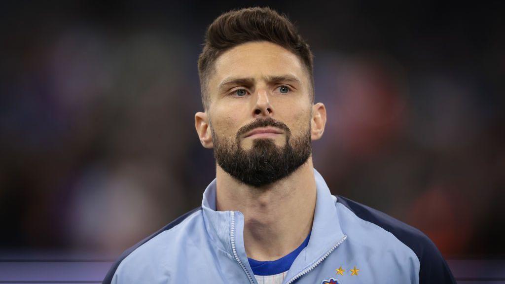 Olivier Giroud đẹp trai như nam thần